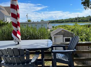 8 Harbor Rd, Mattapoisett, MA 02739