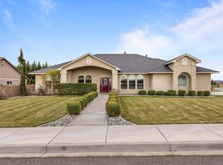 3520 Serena Ln, Pasco, WA 99301
