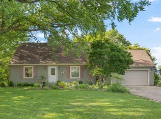 4042 Kessler Dr SW, Iowa City, IA 52246