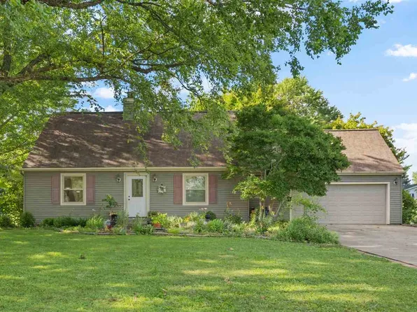 4042 Kessler Dr SW, Iowa City, IA 52246