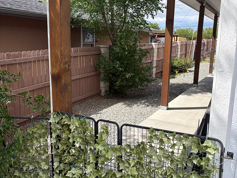 2525 W Wesley Ave — Photo 33