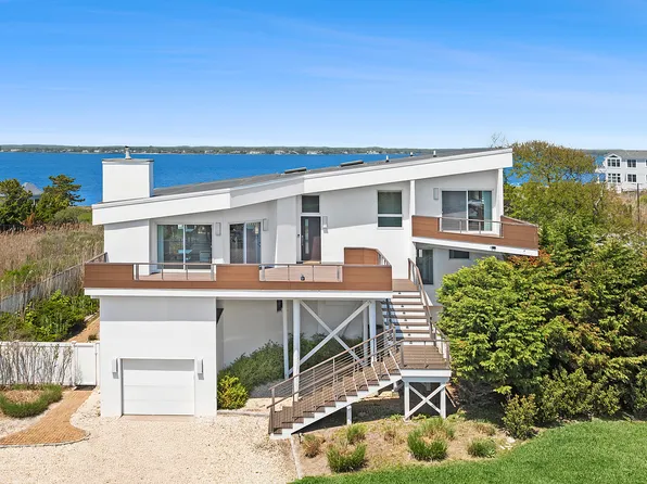 588 Dune Rd, Westhampton Beach, NY 11978