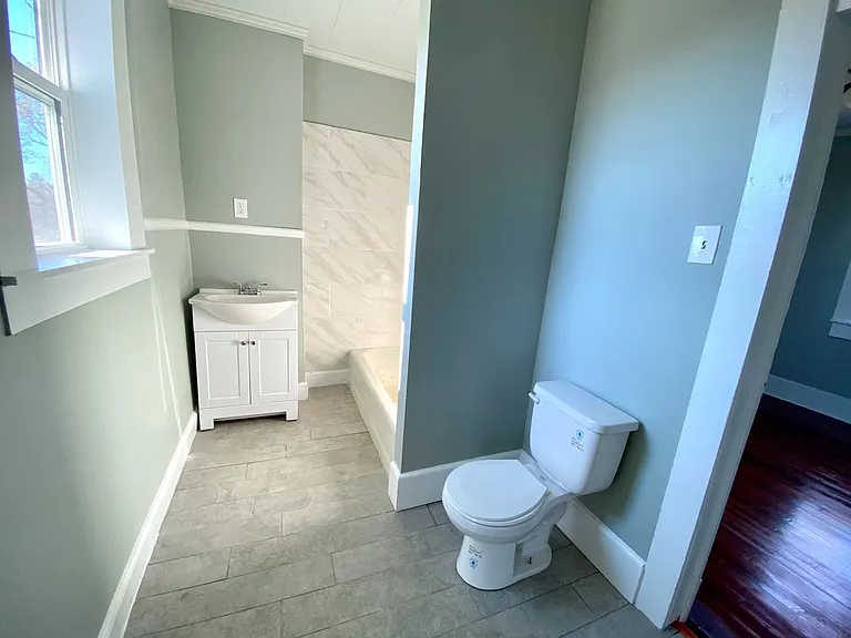 18 Sirrine St — Photo 11