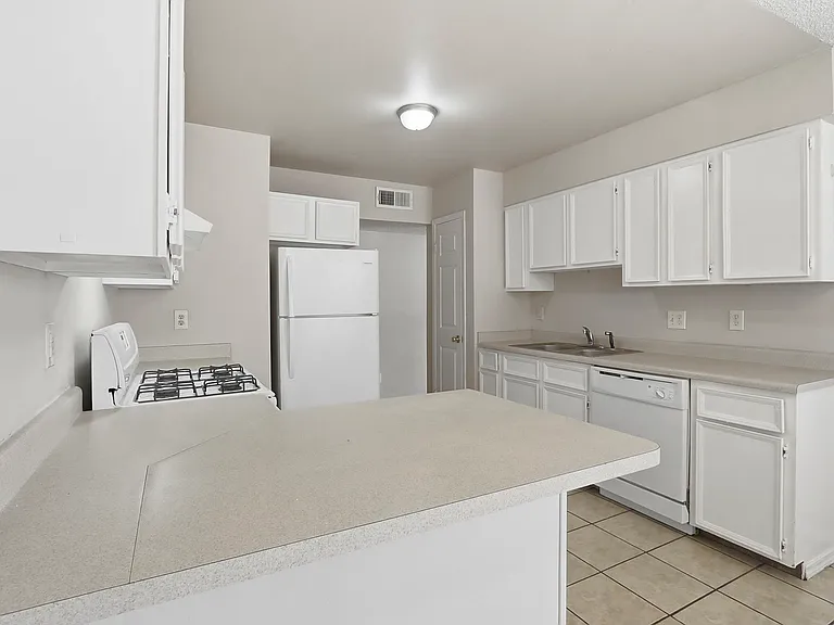 2918 E Glen Dr #B — Photo 15