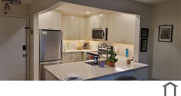 1st image of 421 SE 10th St #205A