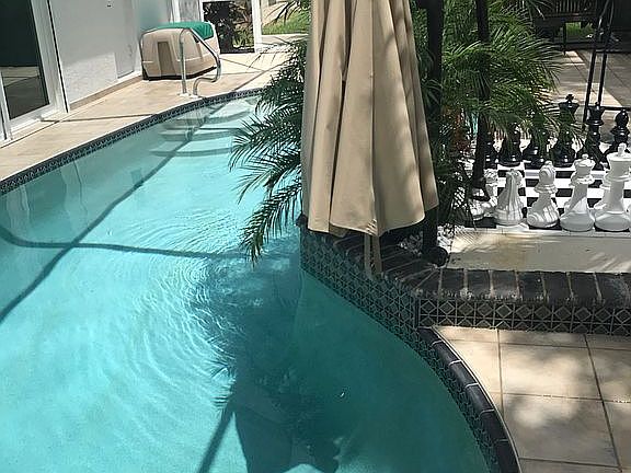 5th image of 3342 Clubview Dr
