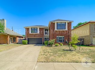 906 Simon Dr, Cedar Hill, TX 75104