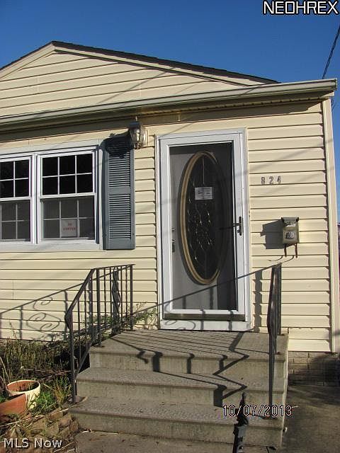 2nd image of 824 Sandlewood Dr