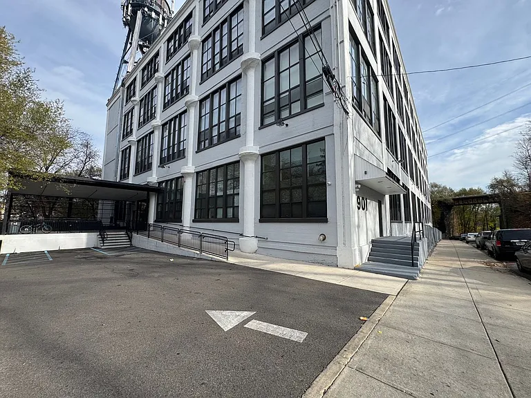 901 Quarry — Photo 22