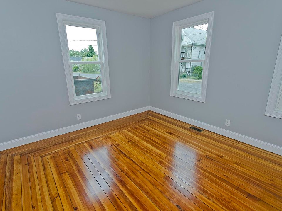 1st image of 104-106 Moore St Floor 2