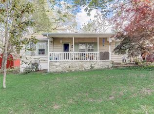 463 Wickins Dr, Hendersonville, NC 28791