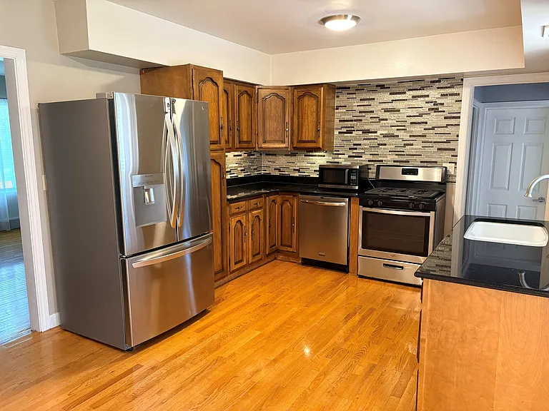 767 Lincoln Ave — Photo 13