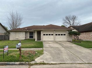 5422 Briarwood Forest Dr, Houston, TX 77088
