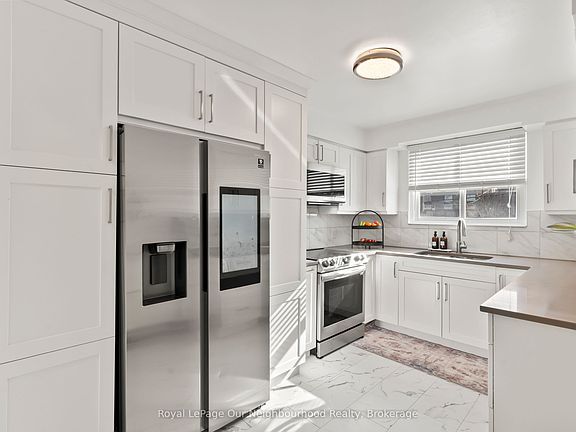 3rd image of 494 Elgin St W #18