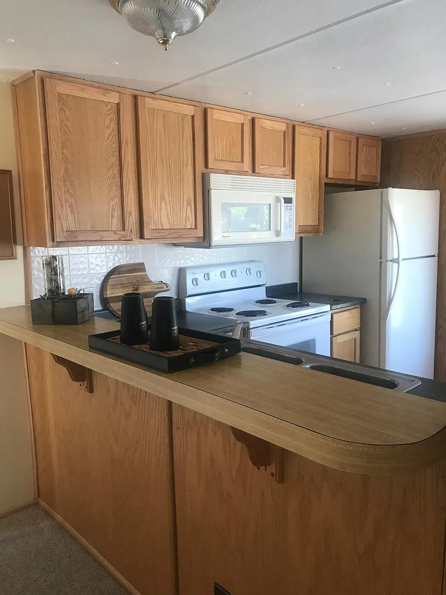 Photo 1 of 11 - 712 SE Railroad Ave #23A - Wilbur, WA Kitchen bar - 712 SE Railroad Ave #23A
