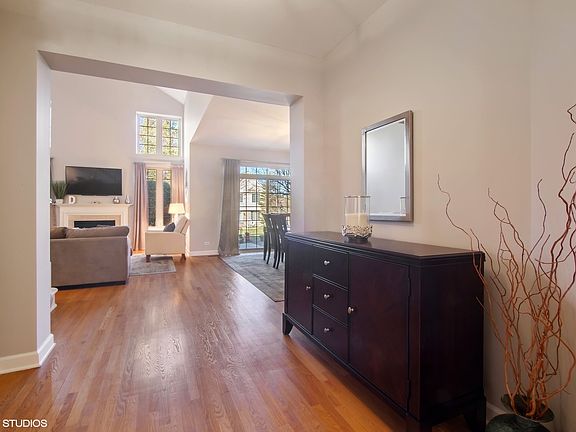 2nd image of 1815 Camden Dr