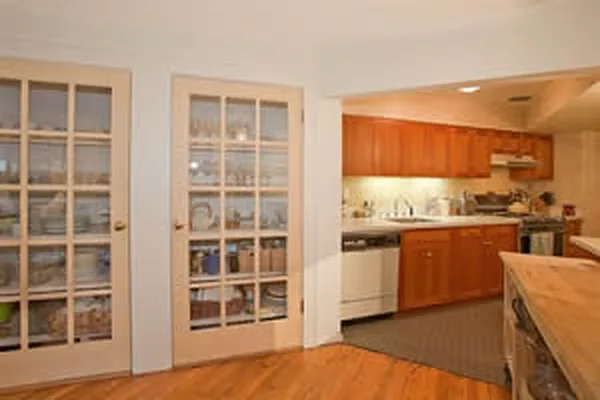 Sold by Warren Lewis Realty | media 14