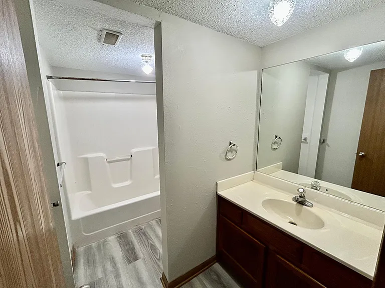 1028 NE Lindsay Ave #D — Photo 7