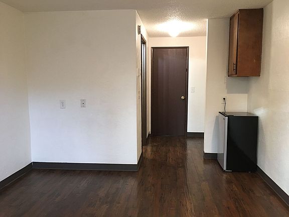 2nd image of 1560 Lincoln St APT 12