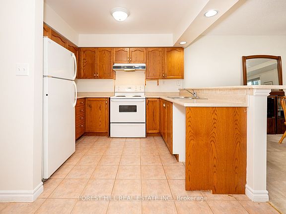 5th image of 262 Dundas St E #102