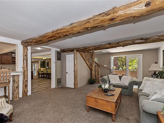 5th image of 209 Shakespeare Ln
