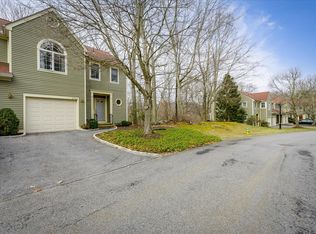 2704 Canterbury Way, Mount Kisco, NY 10549