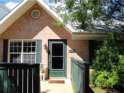 2nd image of 986 Kingsbury Ct