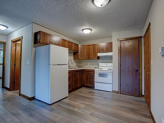 4th image of 1721 S Broadway St #219