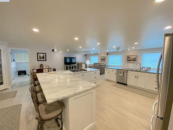 5th image of 4030 W Margaret St