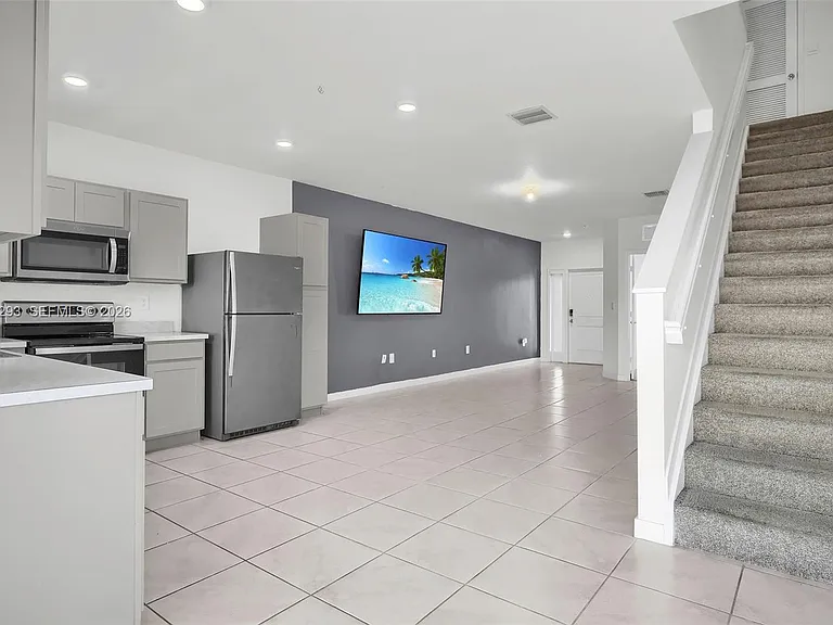 149 NE 3rd Ct — Photo 18