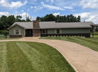 216 Hemlock Ln, Johnson City, TN 37604