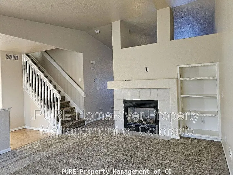 9394 Cove Creek Dr — Photo 3