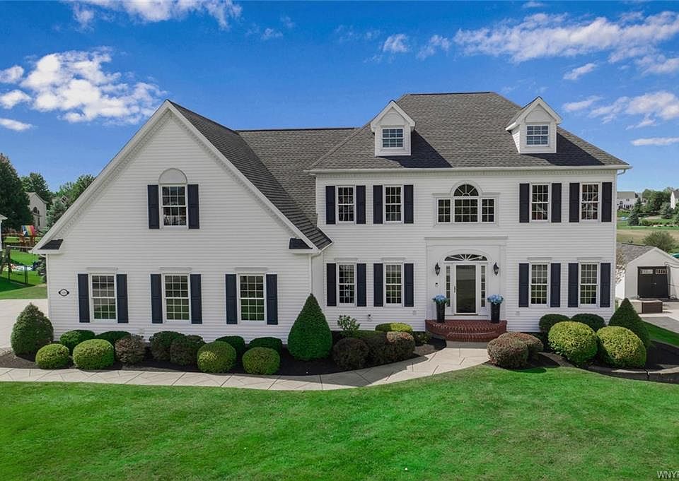 1st image of 5406 Center Pine Ln
