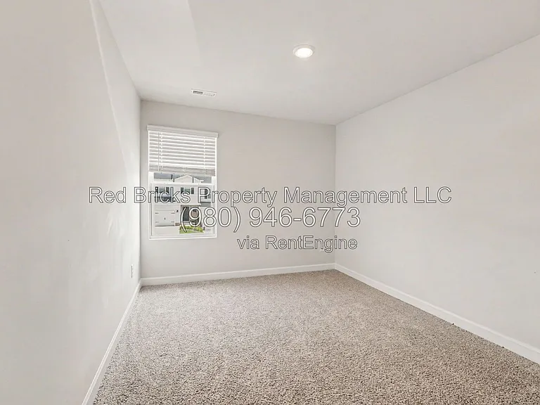 2043 Old Rivers Rd — Photo 16