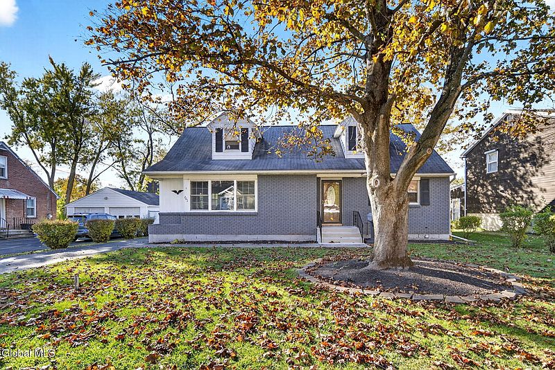2nd image of 203 Mountain View Avenue