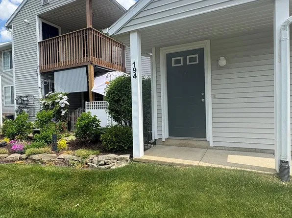 194 Hunters Ln NE #37, Rockford, MI 49341