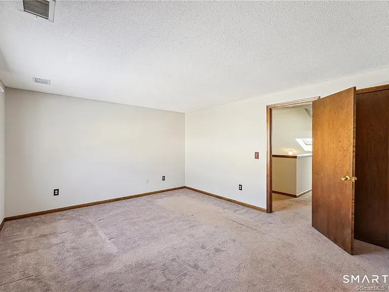 17 Oak Forest Dr #2 — Photo 28