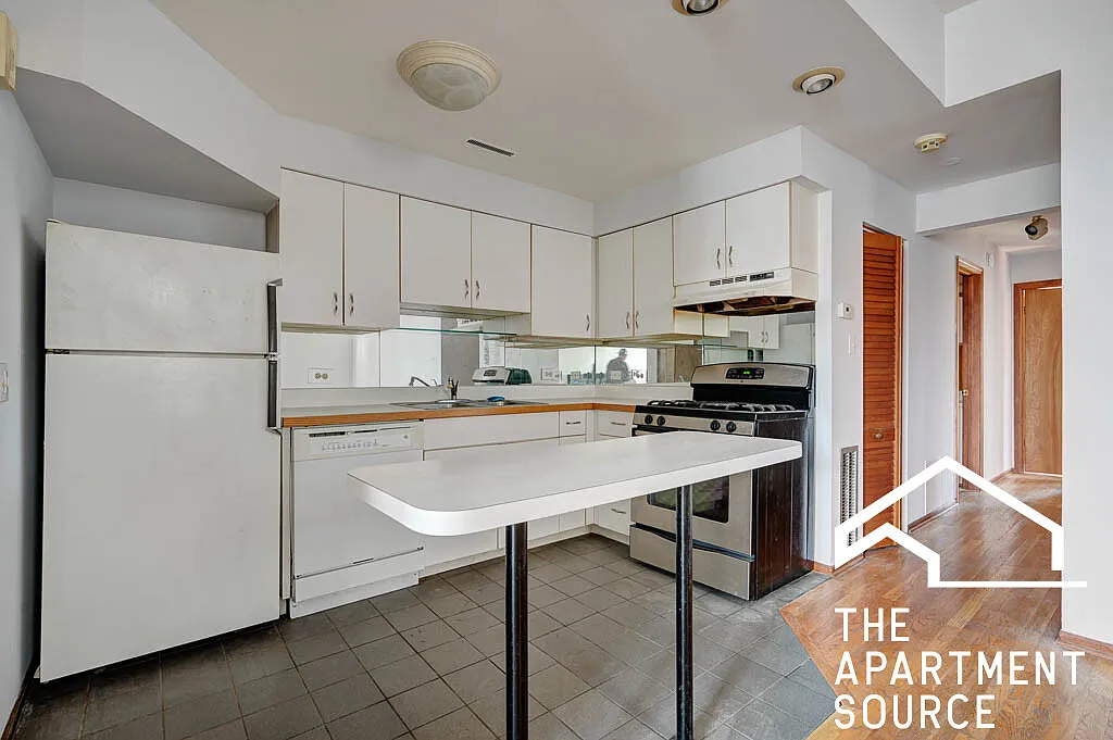 2 bed, 1800 sqft, $2,795 — Photo 3