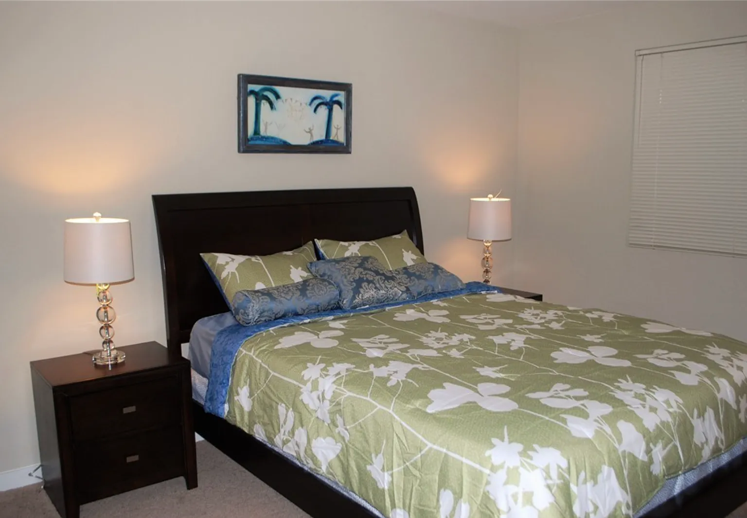 2 bed, 866 sqft, $2,300 — Photo 3