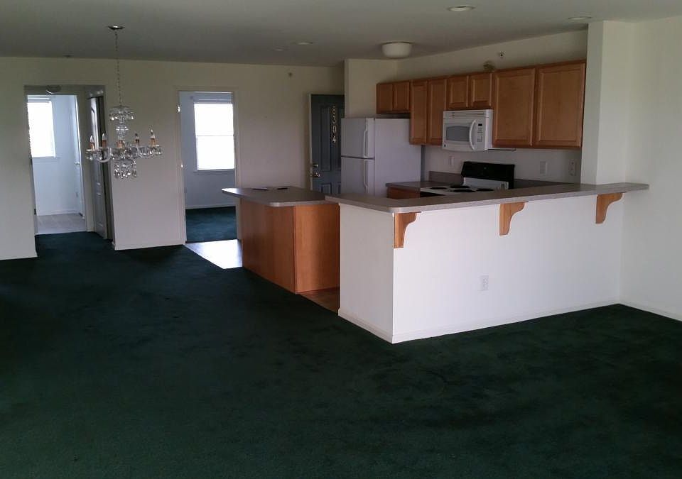 Living and Gas Fireplace