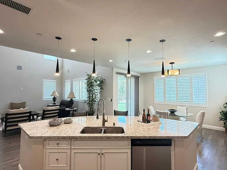 1821 W Corvina Ave — Photo 7