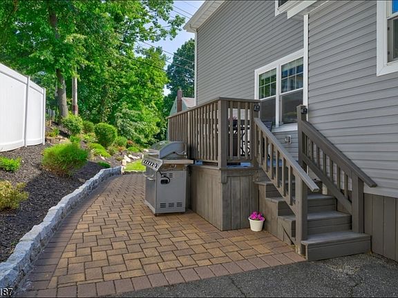 3rd image of 14 Amos St