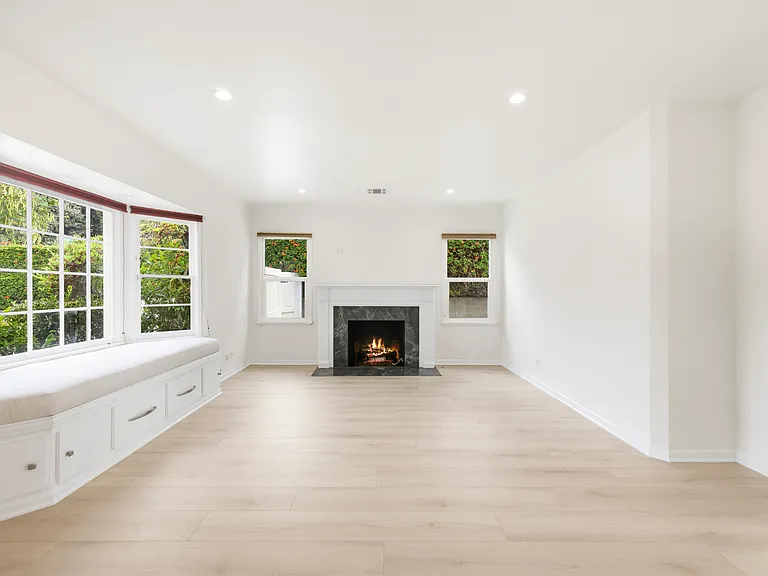 1078 E Orange Grove Ave — Photo 6