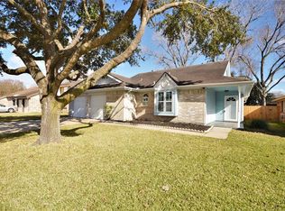 15823 Roxton Ridge Dr, Webster, TX 77598