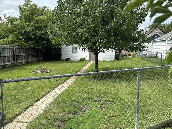 3rd image of 1322 Georgia Ave