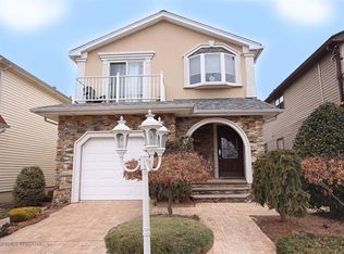 945 Rathbun Ave, Staten Island, NY 10309