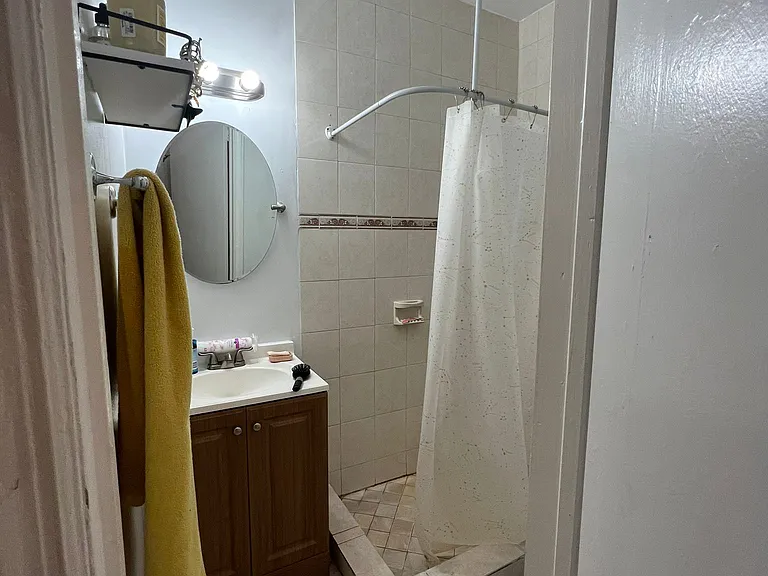 2040 NE 183rd St — Photo 57