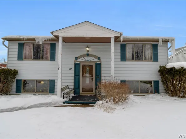 19 Sunset Ct, Amherst, NY 14228