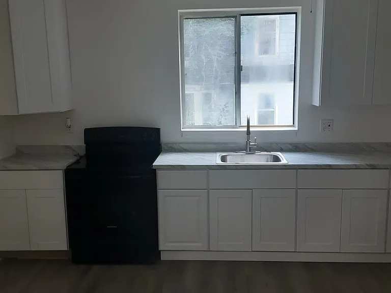 26 Lakewood Ave #1 — Photo 2