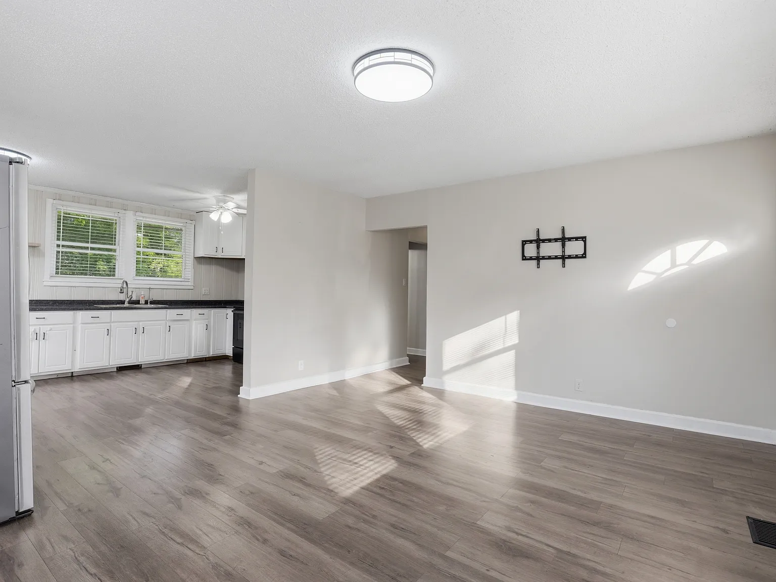 611 Forest Knolls Road - 1 — Photo 3